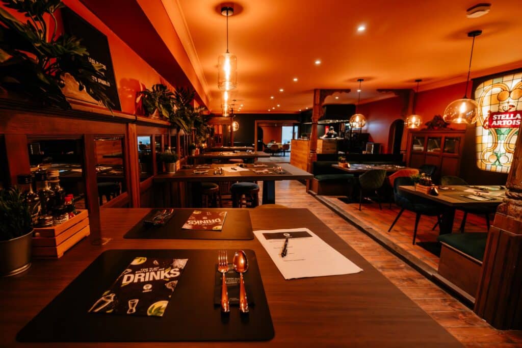 RONSE(HR) ©sdinnewethbe (006) Sfeerbeeld van restaurant Mister Spaghetti Ronse