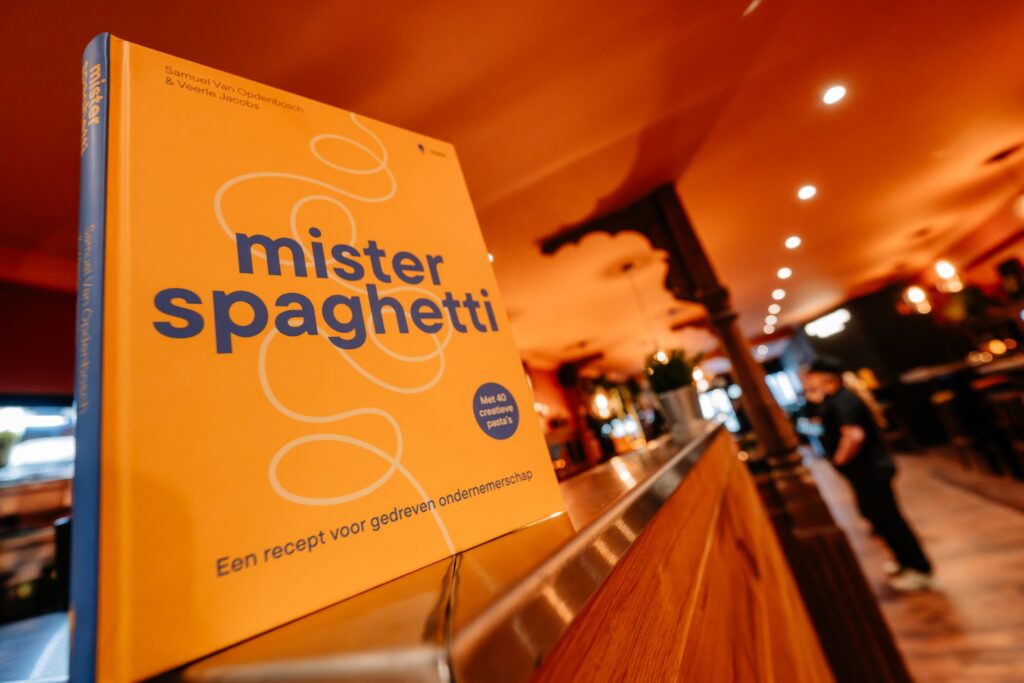RONSE(HR) ©sdinnewethbe (014) Sfeerbeeld van restaurant Mister Spaghetti Ronse